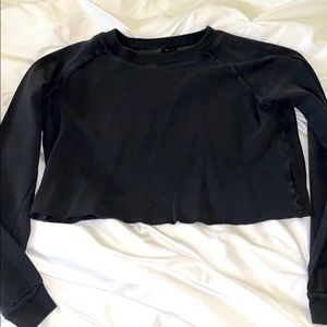 brandy melville cropped black sweatshirt